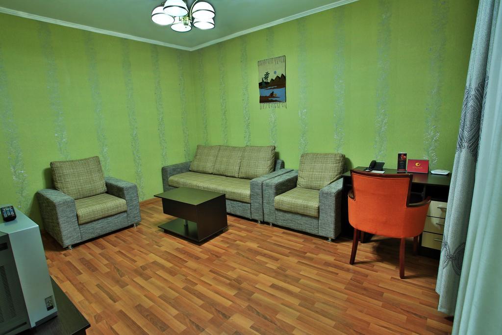Golden Dragon Aparthotel ビシュケク 部屋 写真